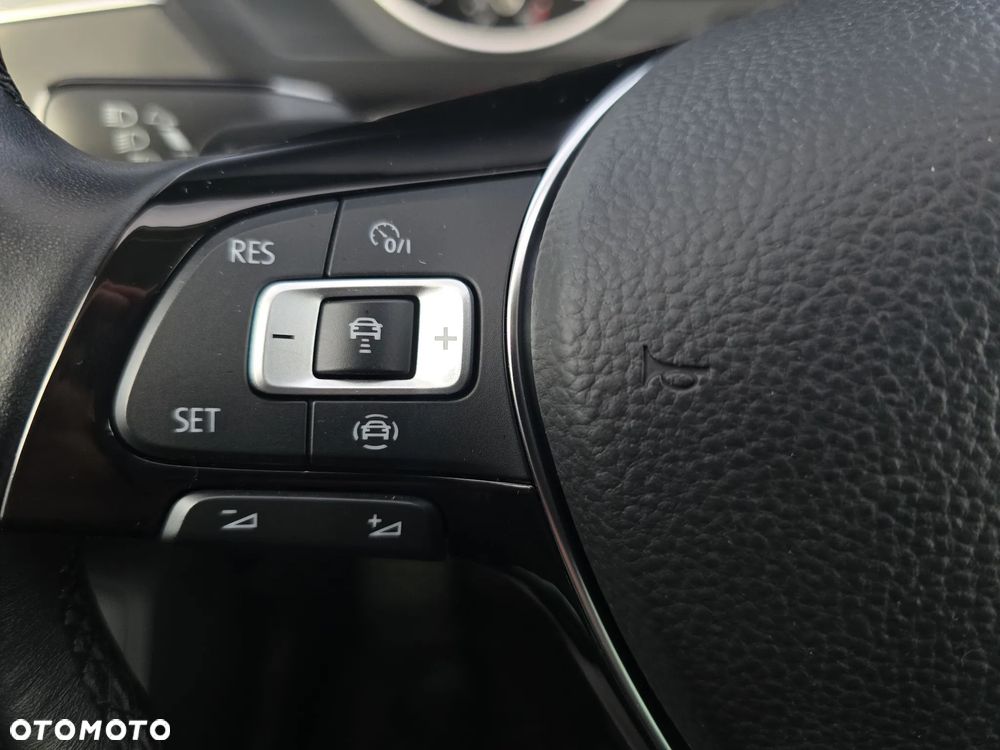 Volkswagen Tiguan - 27