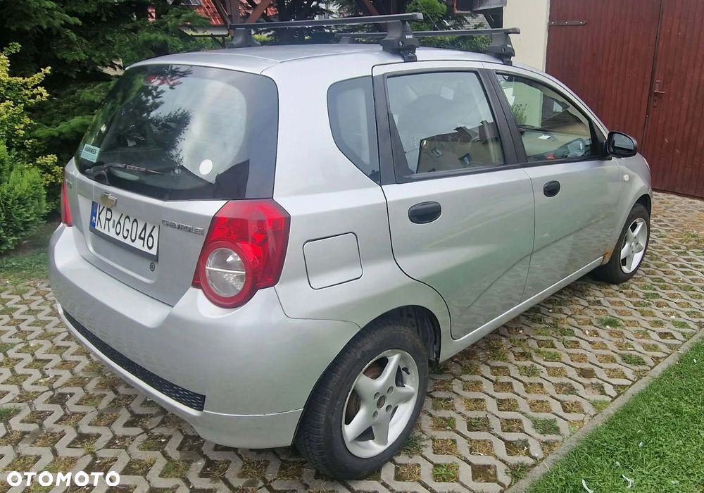 Chevrolet Aveo - 4