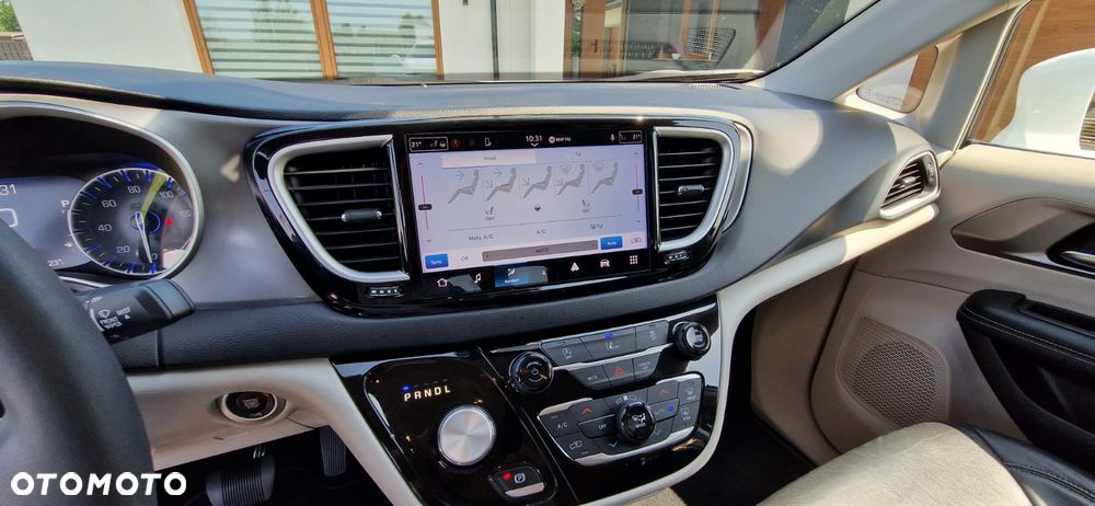 Chrysler Pacifica - 17