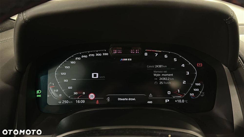 BMW M8 Competition - 18