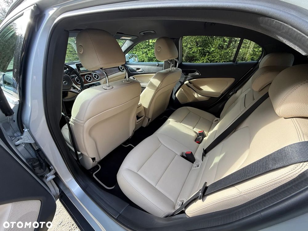 Mercedes-Benz GLA 250 4-Matic - 12