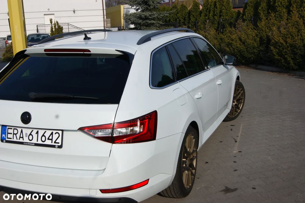 Skoda Superb 2.0 TDI Ambition - 15
