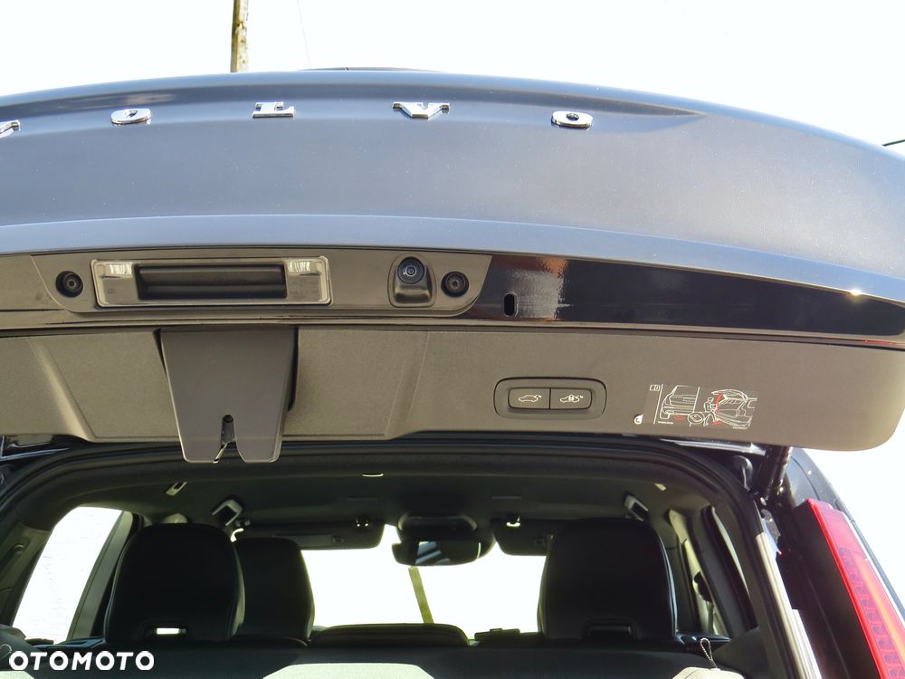 Volvo XC 40 B4 B DKG Ultra Dark - 22