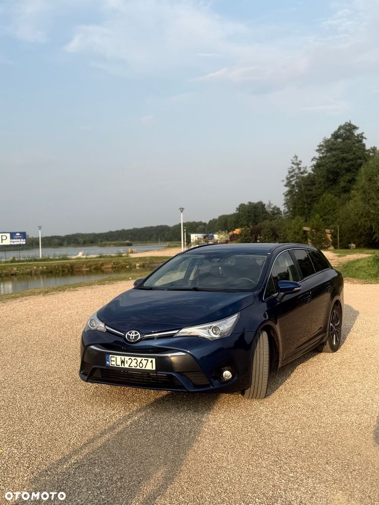 Toyota Avensis 1.8 Premium MS - 10