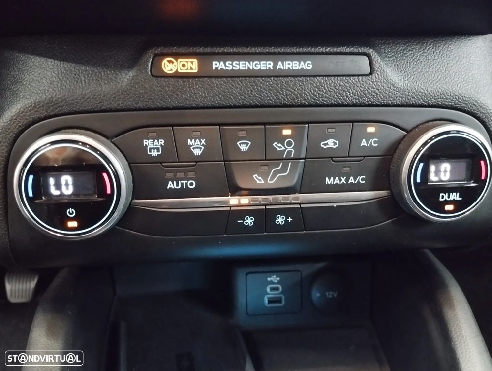 Ford Focus 1.0 EcoBoost Connected - 32
