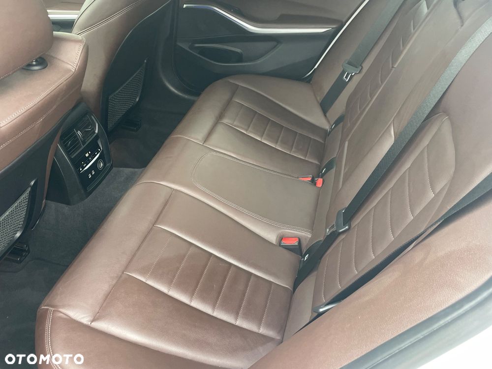 BMW Seria 3 320d M Sport - 7