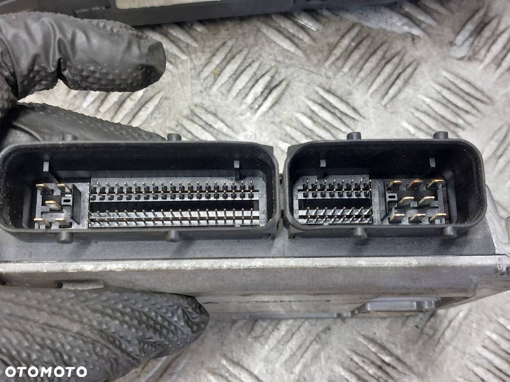 ZESTAW STARTOWY SKODA OCTAVIA I 1.6 8V 06A906033DM 4B0905851C 1U0920811B - 3