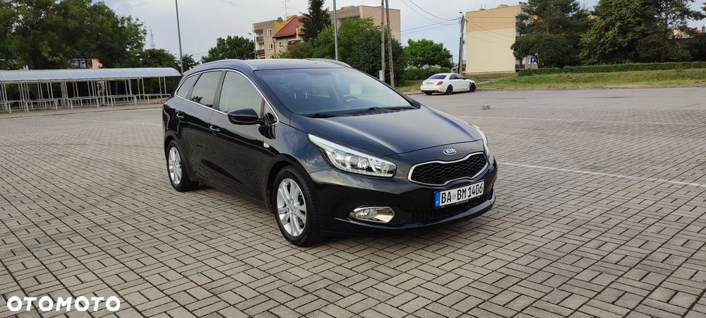 Kia Ceed 1.6 CRDi 136 ISG Dream-Team Edition - 2