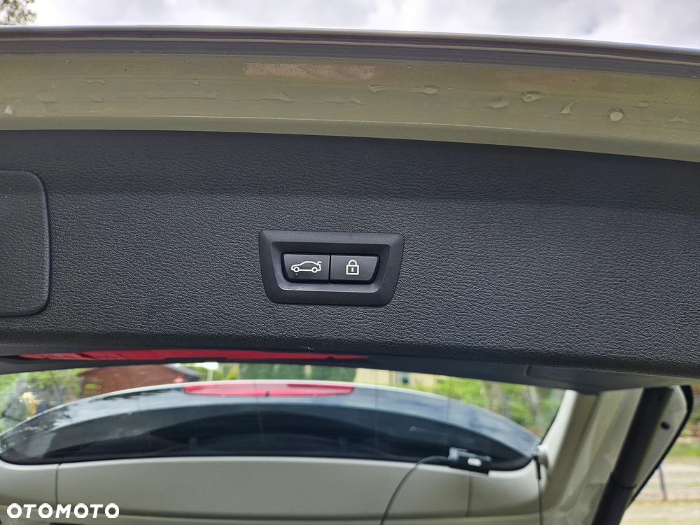 BMW X1 sDrive20d Sport Line - 32