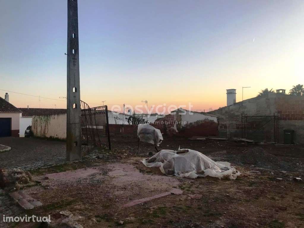 Moradia para recuperar no centro de Salvada com 356 m2 - Grande imagem: 2/12