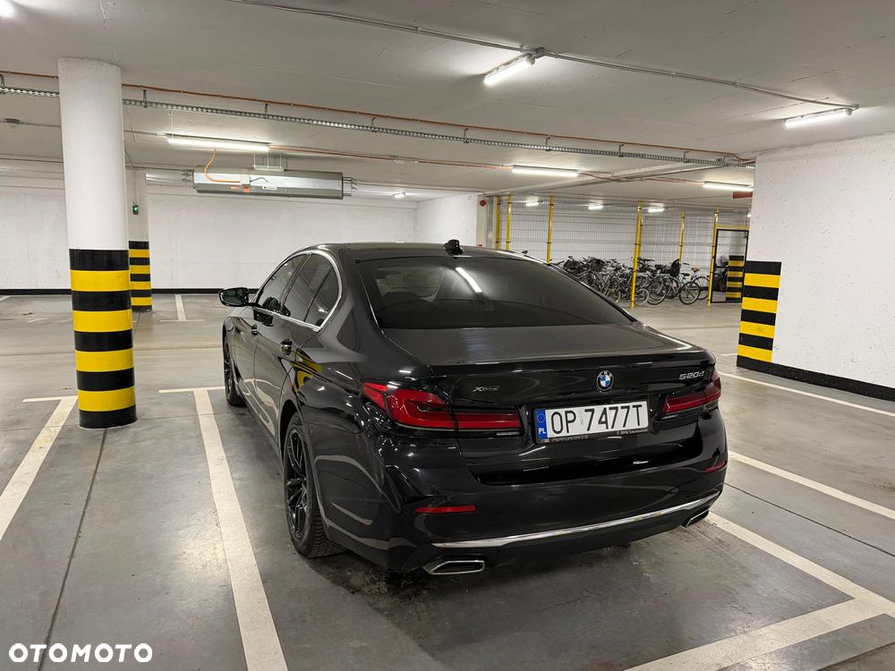 BMW Seria 5 520d xDrive Luxury Line - 2