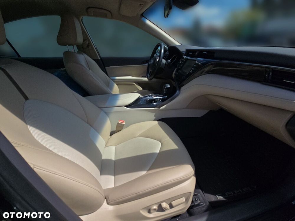 Toyota Camry 2.5 Hybrid Comfort CVT - 14