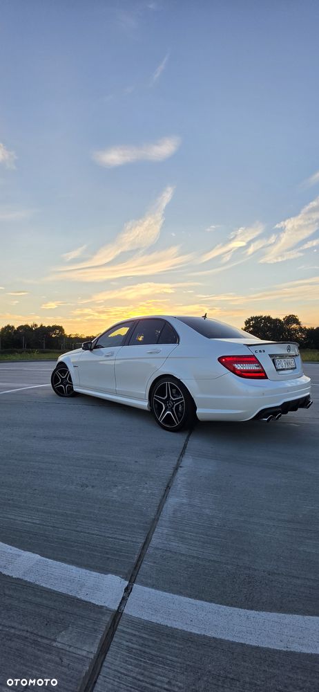 Mercedes-Benz Klasa C 63 AMG - 5