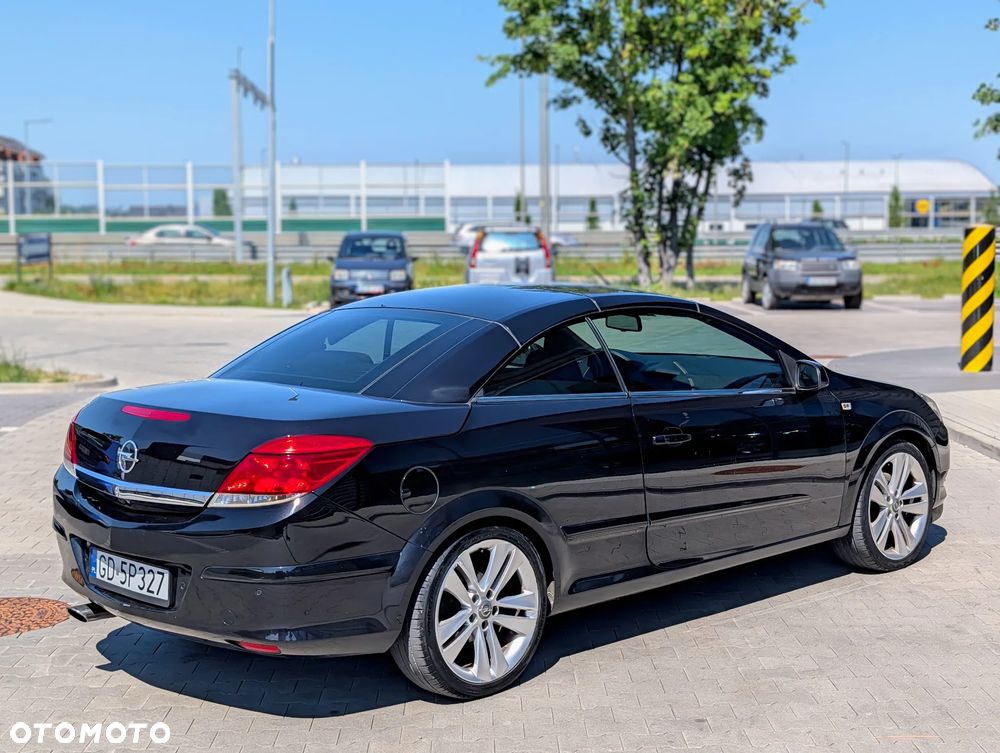 Opel Astra 1.9 CDTI Cosmo - 4