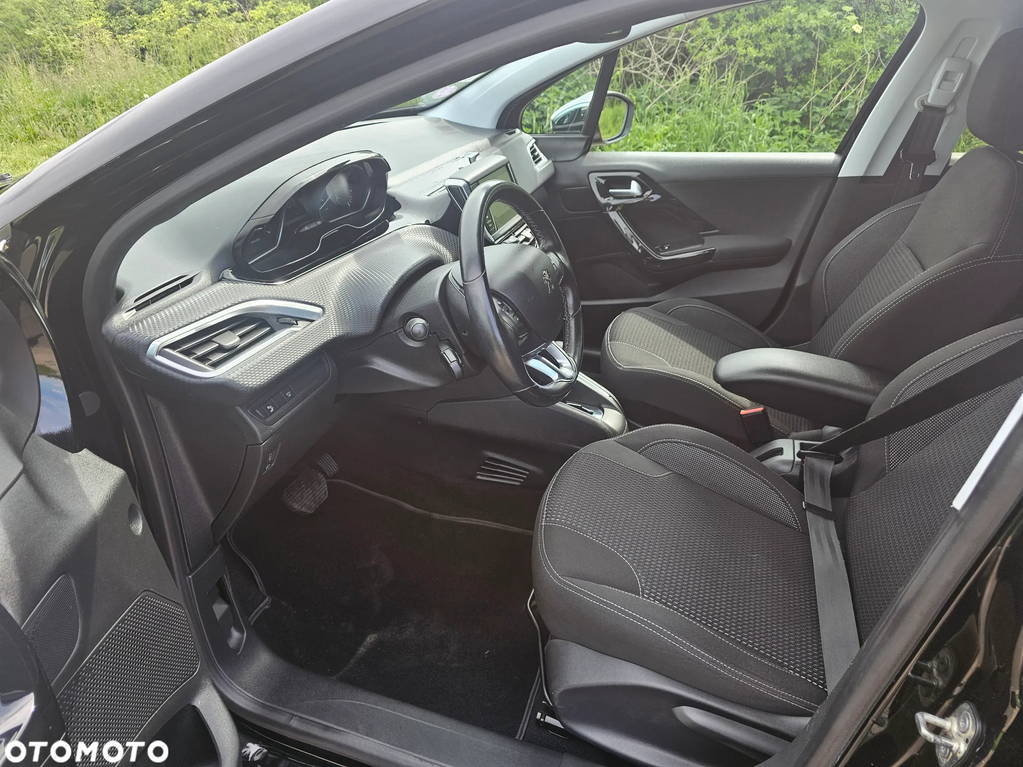 Peugeot 208 1.2 PureTech GPF Signature S&S EAT6 - 5