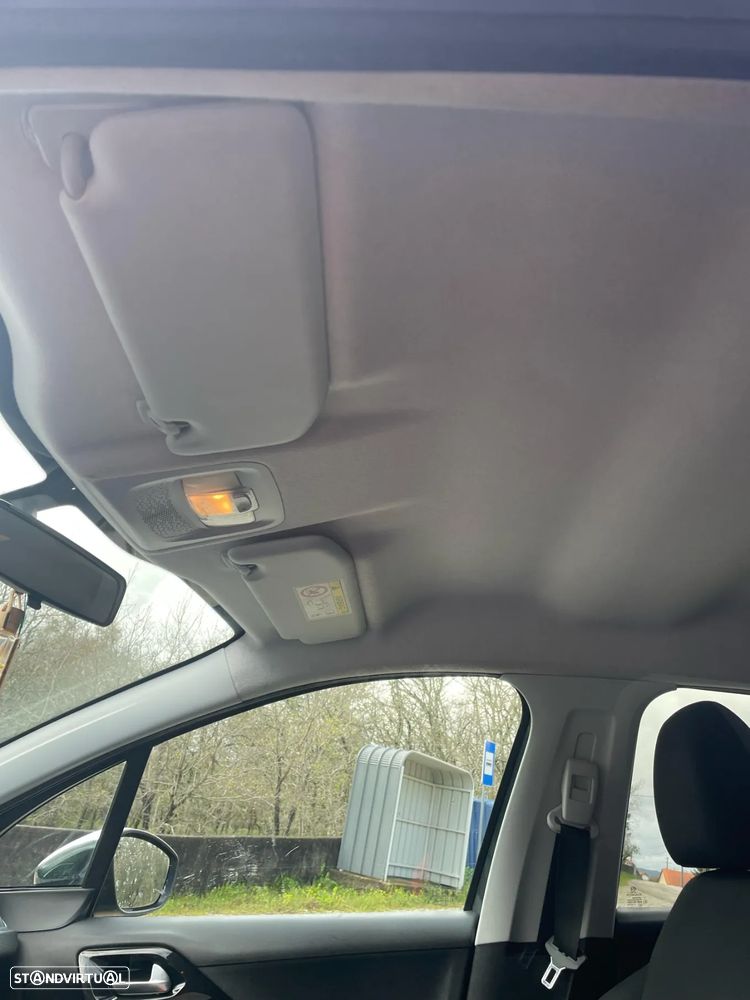 Peugeot 208 1.2 PureTech Style - 8