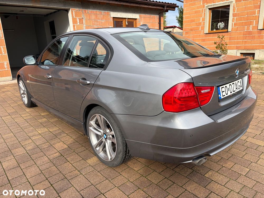 BMW Seria 3 320d - 27