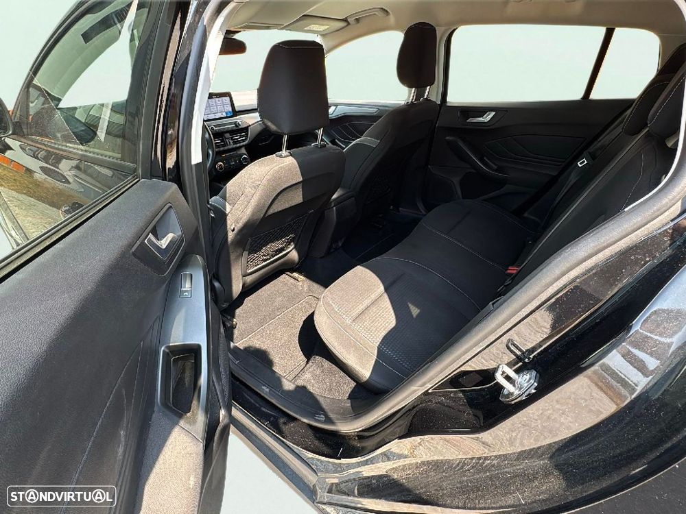 Ford Focus SW - 15