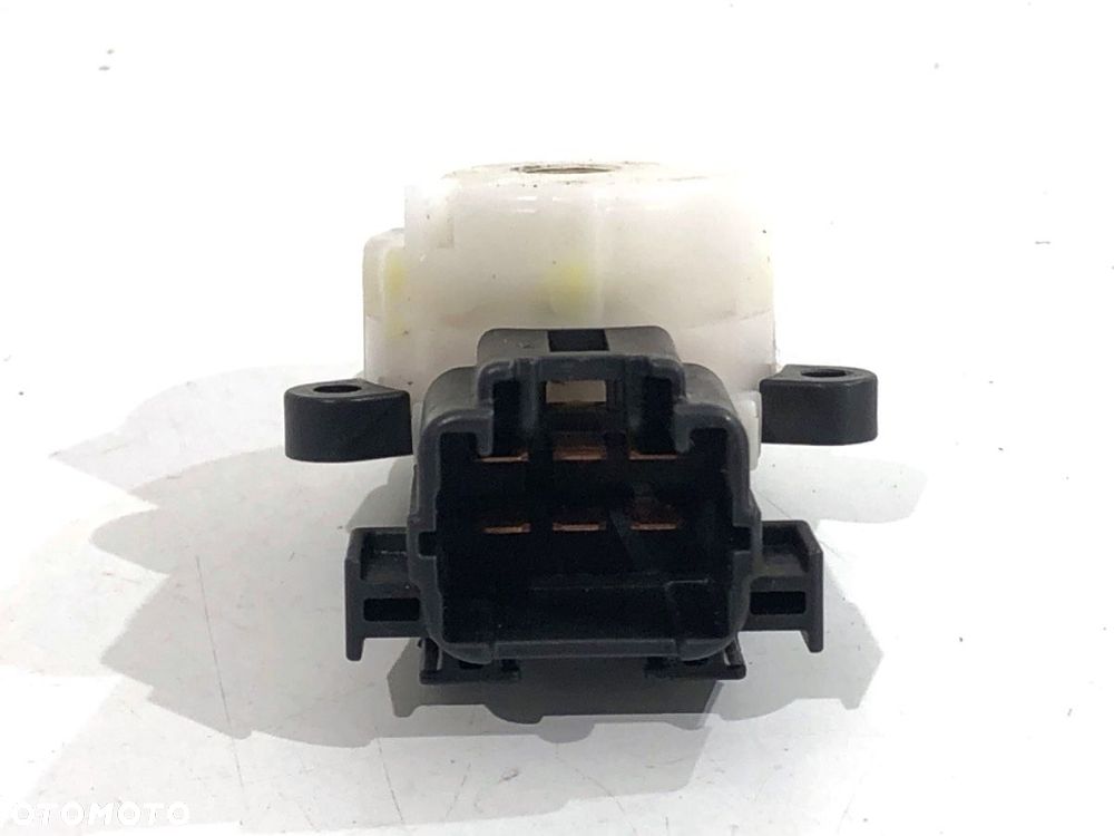 KOSTKA STACYJKI  SUZUKI SWIFT III (MZ, EZ) 2005 - 2022 1.3 (RS 413) 68 kW [92 KM] benzyna 2005 - - 3