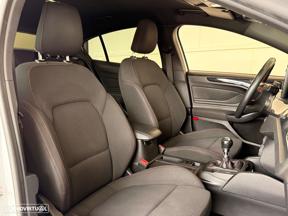 Ford Focus 1.0 EcoBoost MHEV ST-Line - 25