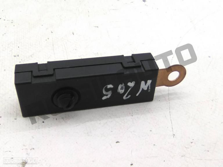 Amplificador Antena A15682_00089 Mercedes C W205 Sedan [2013_20 - 2