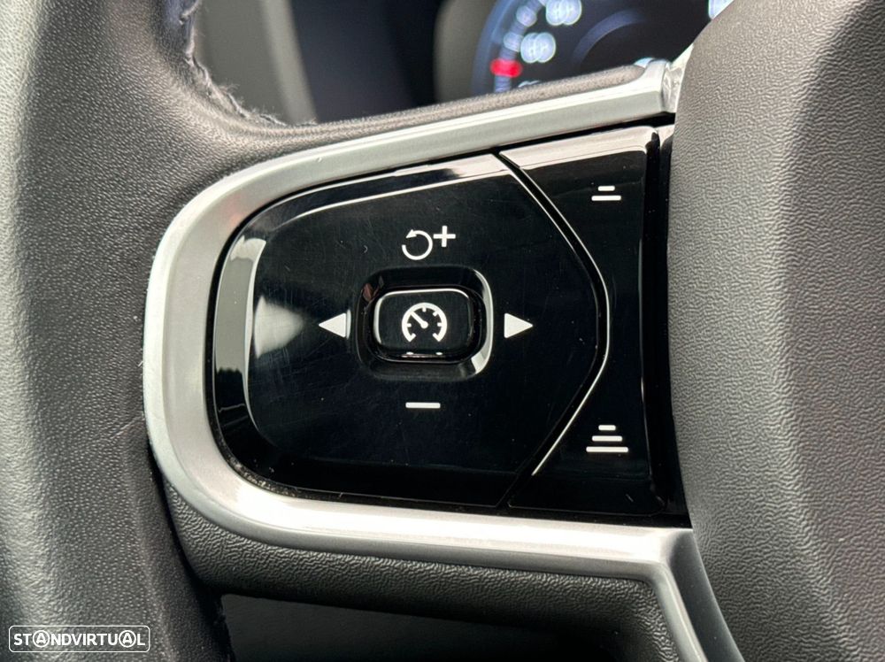 Volvo XC 60 T6 AWD Recharge Geartronic Inscription Expression - 26