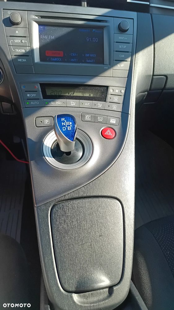 Toyota Prius (Hybrid) - 9