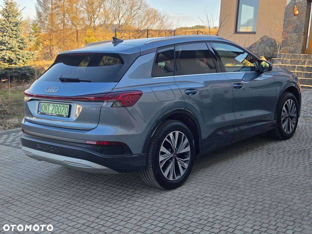 Audi Q4 e-tron - 4