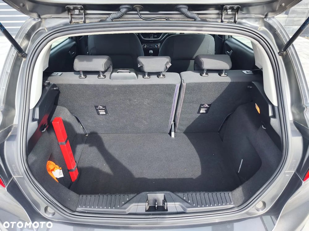Ford Fiesta 1.1 S&S TREND - 12