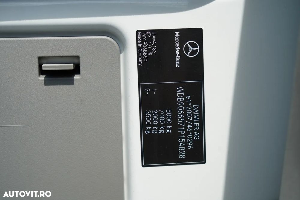 Mercedes-Benz SPRINTER 516 BLUETEC / - 36