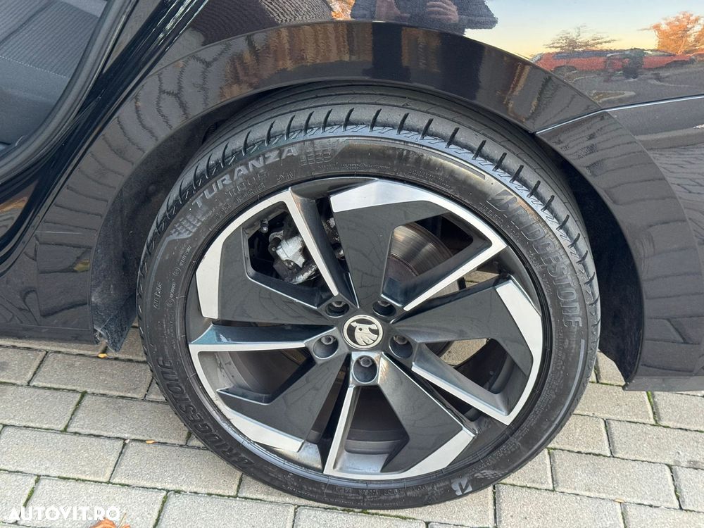 Skoda Octavia Combi 2.0 TDI Sportline - 36