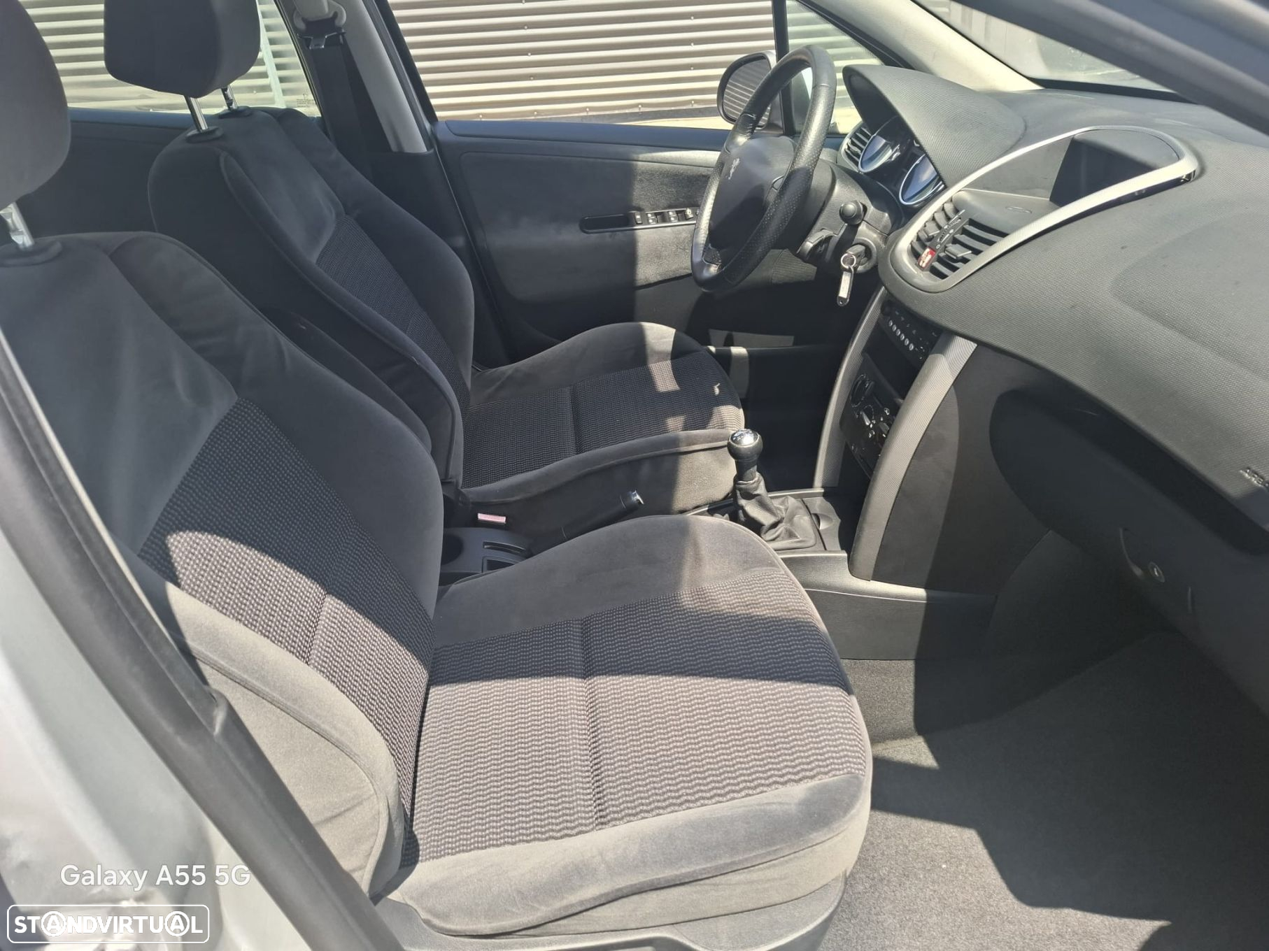Peugeot 207 1.4 16V Premium - 16