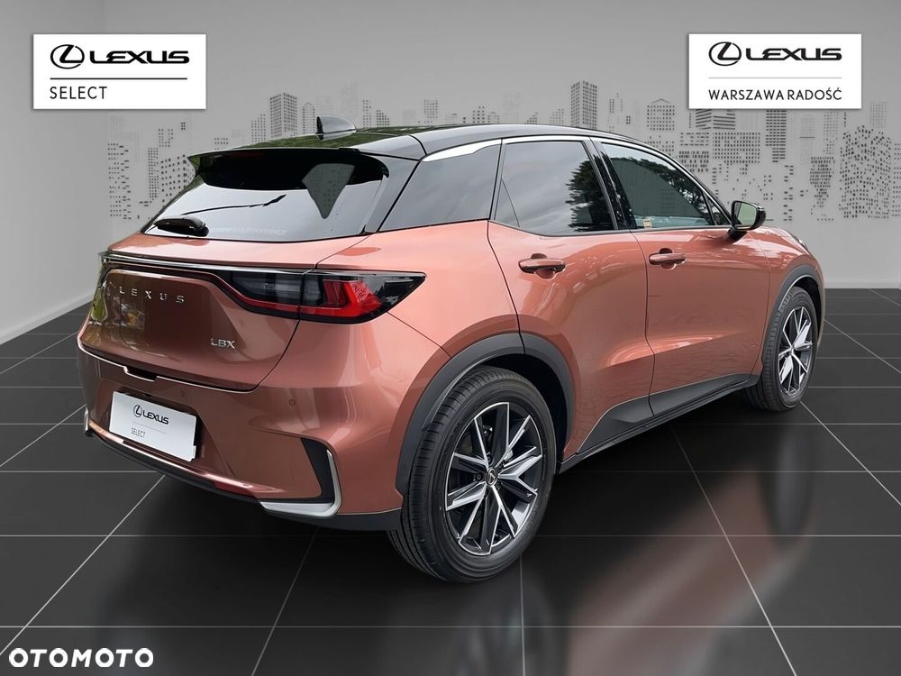 Lexus LBX 1.5 Hybrid Cool - 2