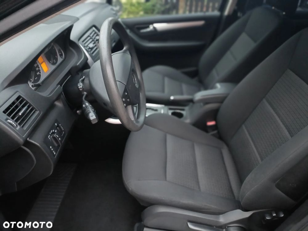 Mercedes-Benz Klasa B 180 CDI Autotronic - 20
