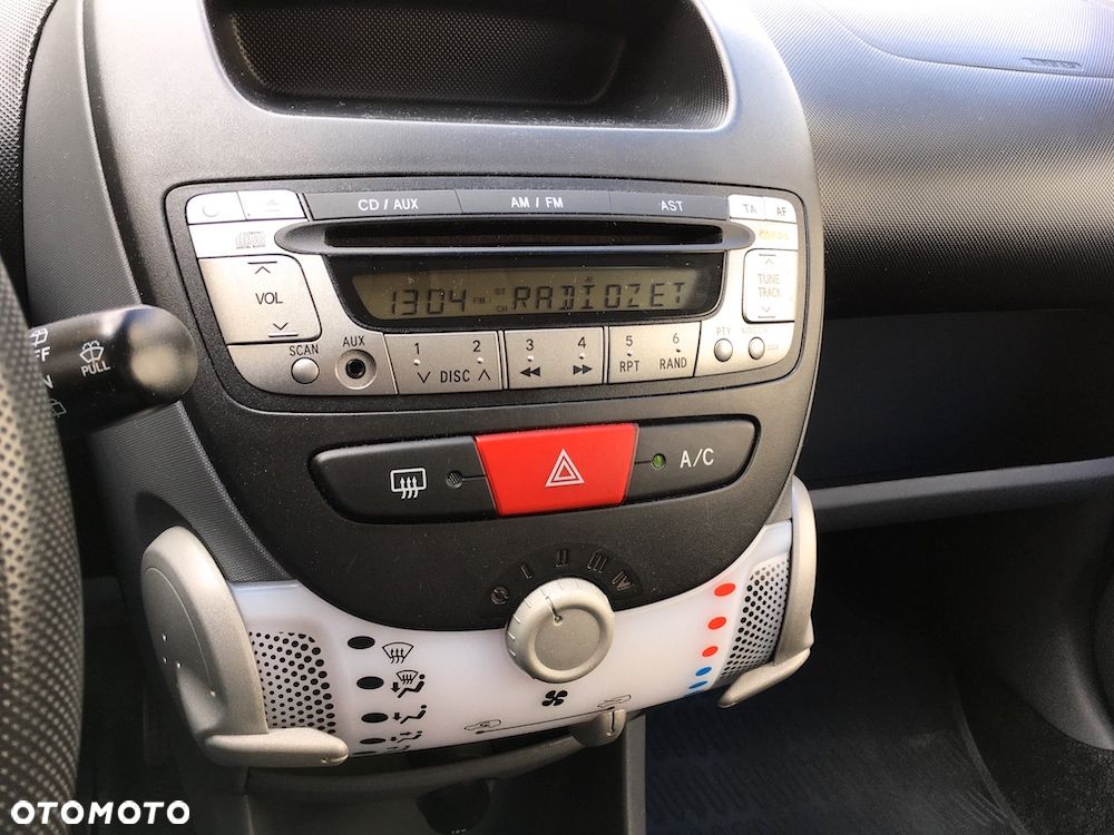 Peugeot 107 1.0 Trendy - 11