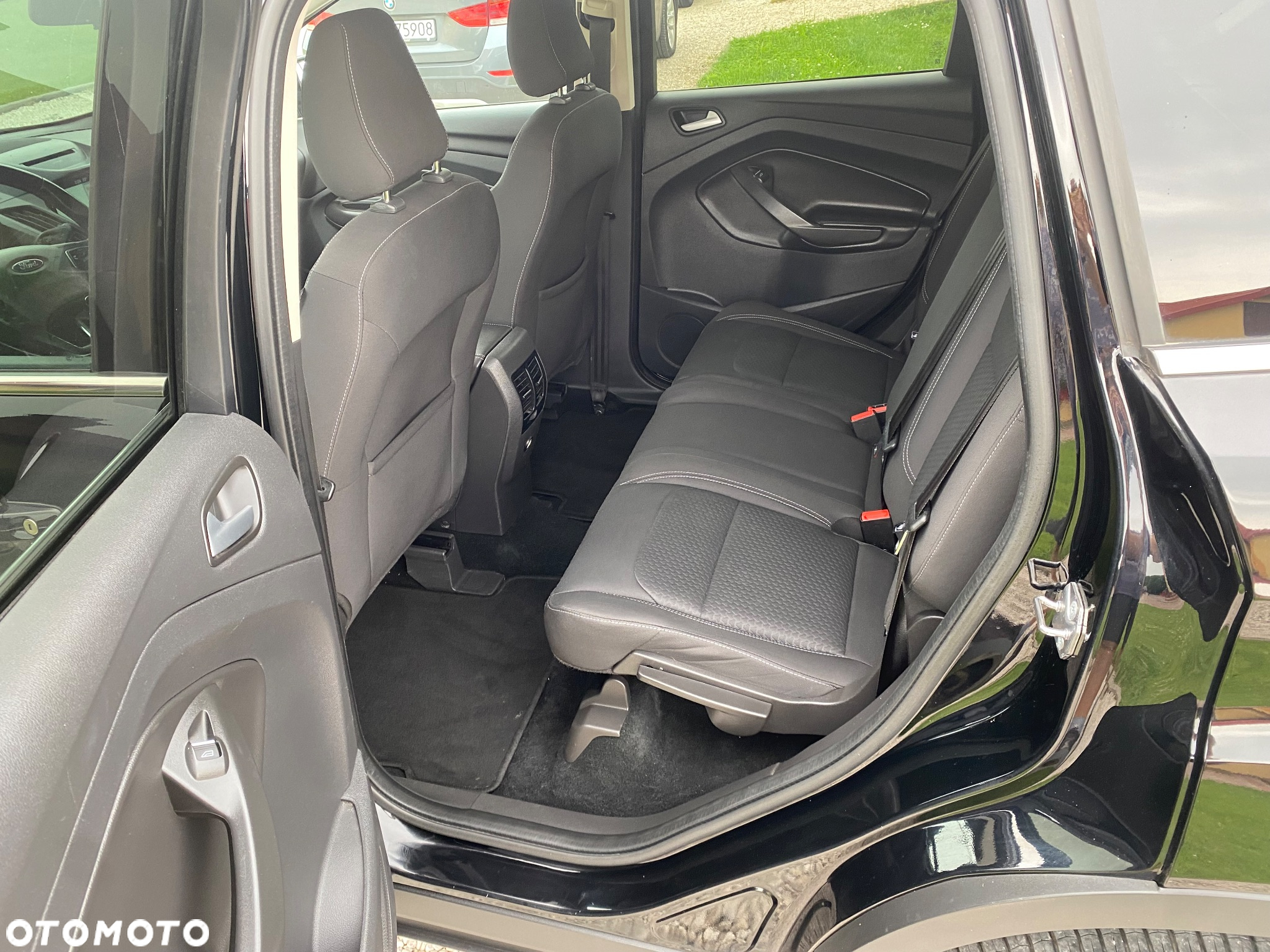 Ford Kuga 1.5 EcoBoost 2x4 Titanium - 16