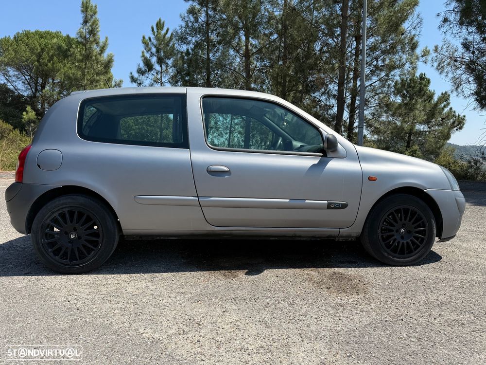 Renault Clio - 10