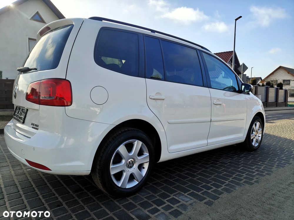 Volkswagen Touran 2.0 TDI DPF BlueMotion Technology Comfortline - 9