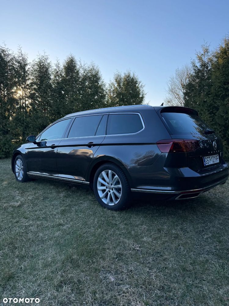 Volkswagen Passat - 8