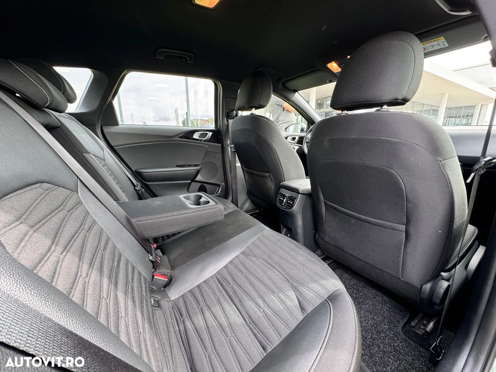 Kia Ceed 1.5 T-GDI 7DCT MHEV GT Line - 25