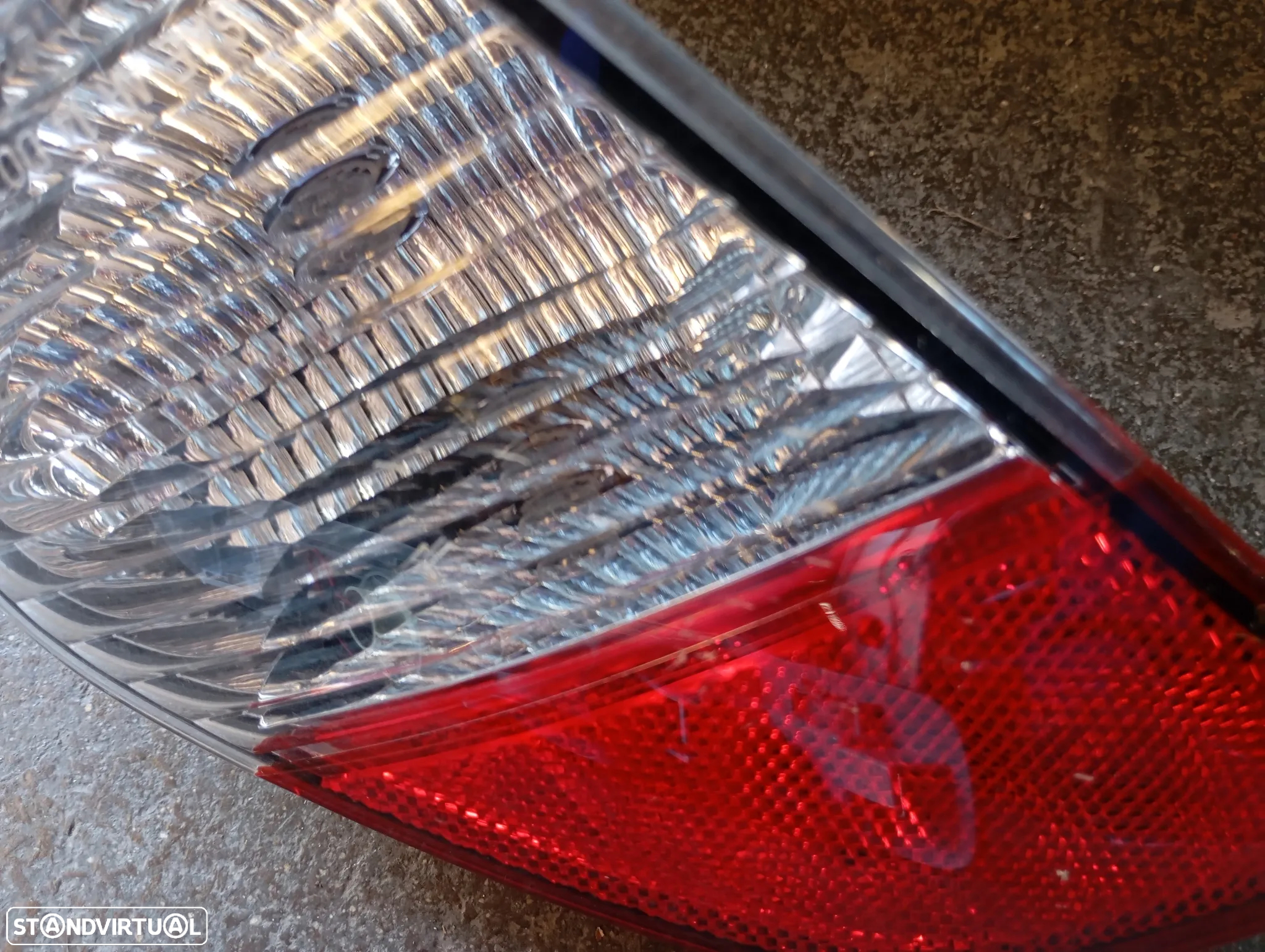 MITSUBISHI OUTLANDER FAROLIM - FT402 - 7