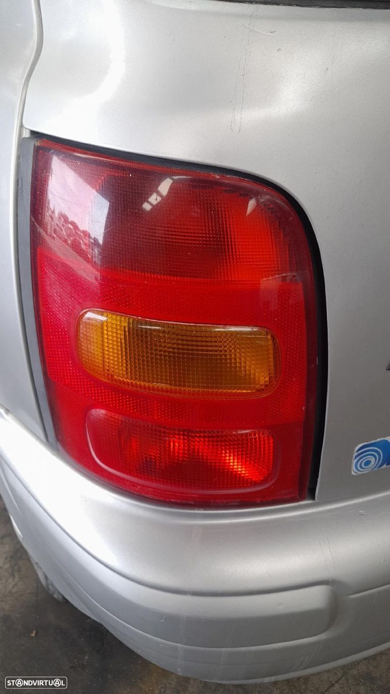 Farolim esquerdo NISSAN Micra II (K11) - 1
