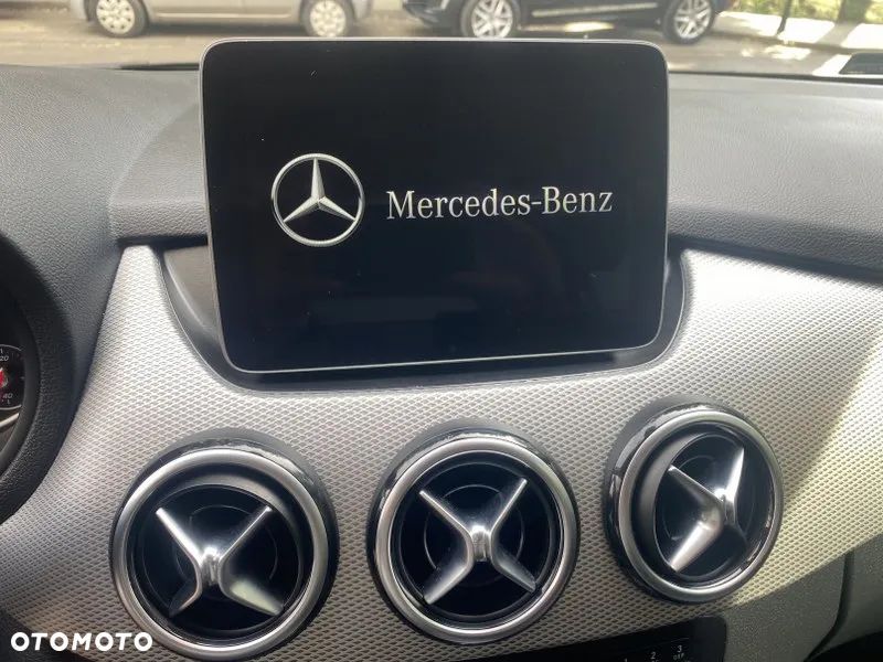 Mercedes-Benz Klasa B 220 4-Matic - 23