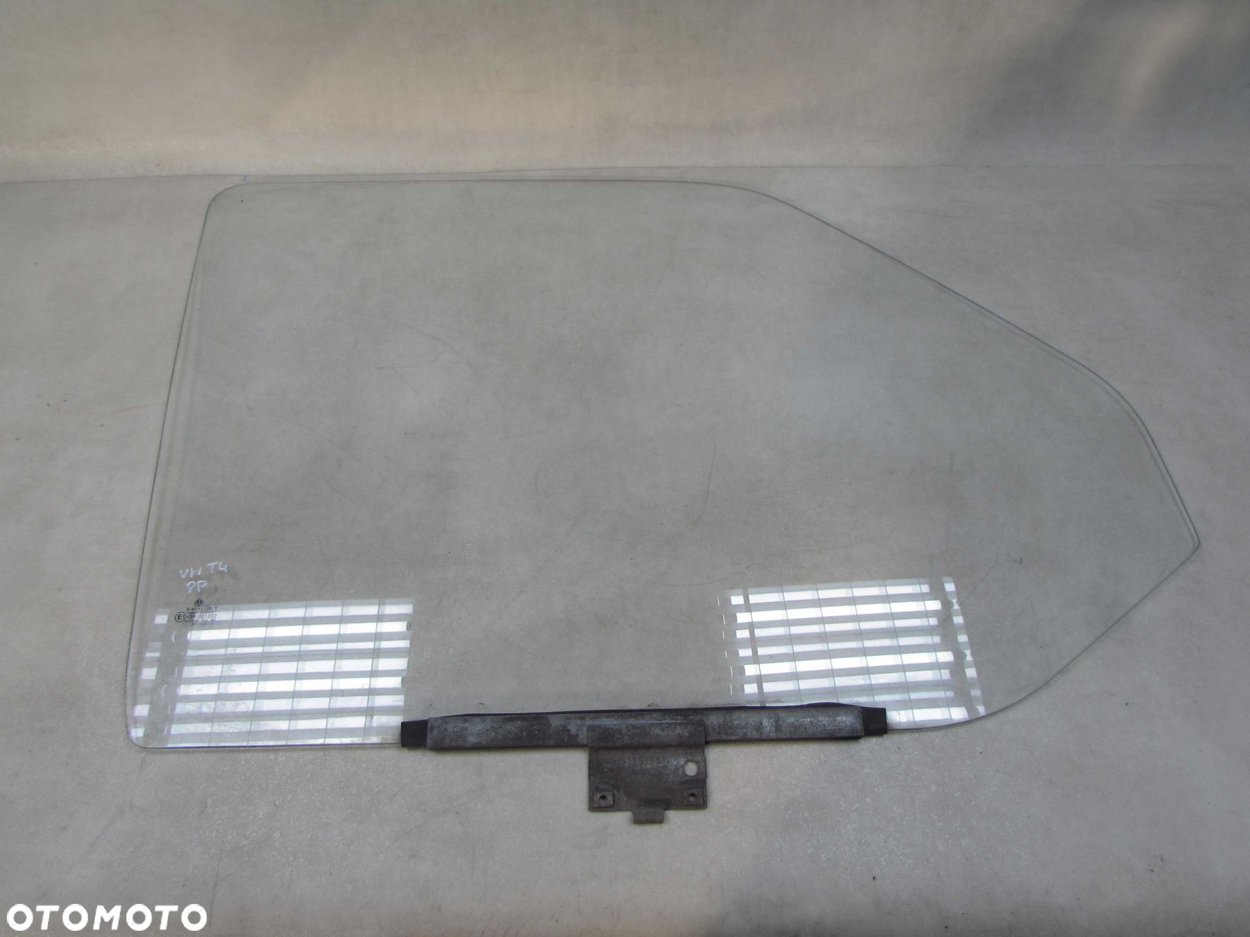 VW T4 MULTIVAN CARAVELLE 91-03 SZYBA BOCZNA DRZWI PRZOD PRAWY 00R - 1