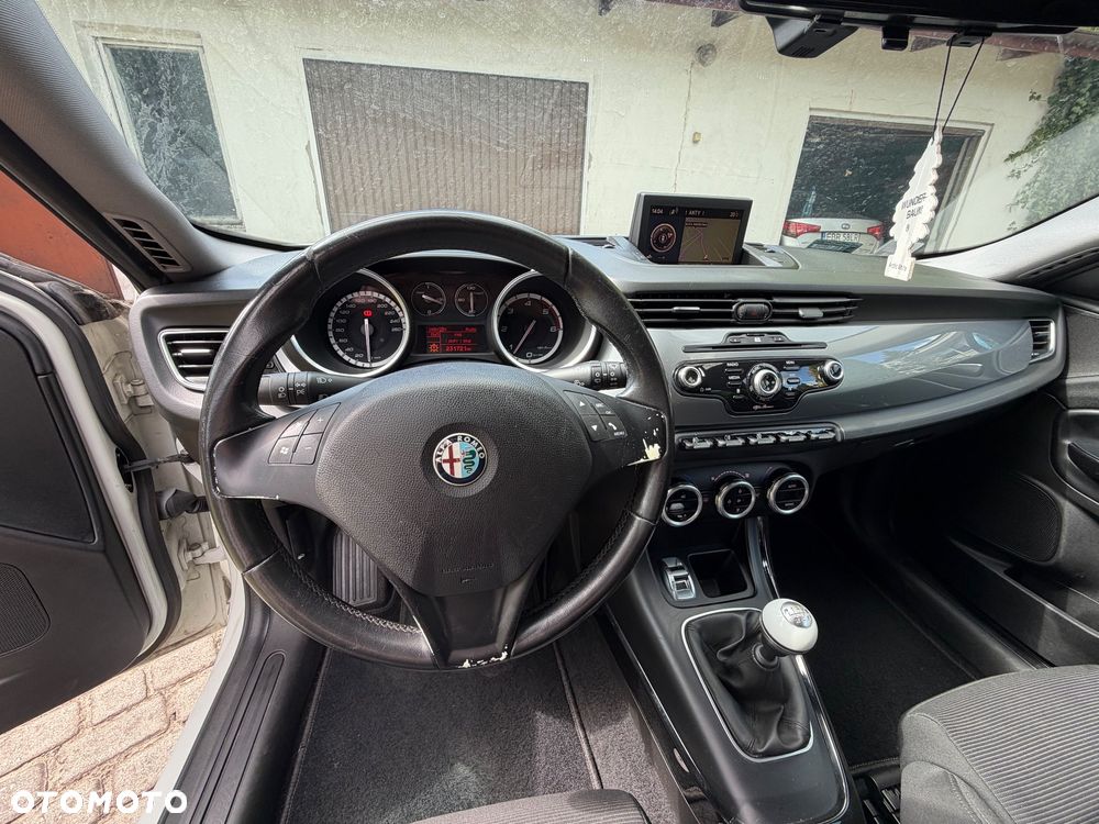 Alfa Romeo Giulietta 1.6 JTDM Distinctive - 10