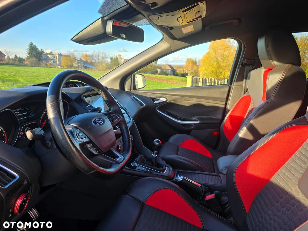 Ford Focus 2.0 EcoBoost ST mit Leder-Exclusiv-Paket - 8