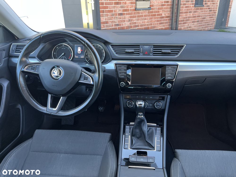 Skoda Superb 2.0 TDI Premium Edition - 12
