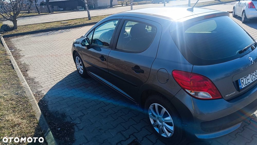 Peugeot 207 - 3
