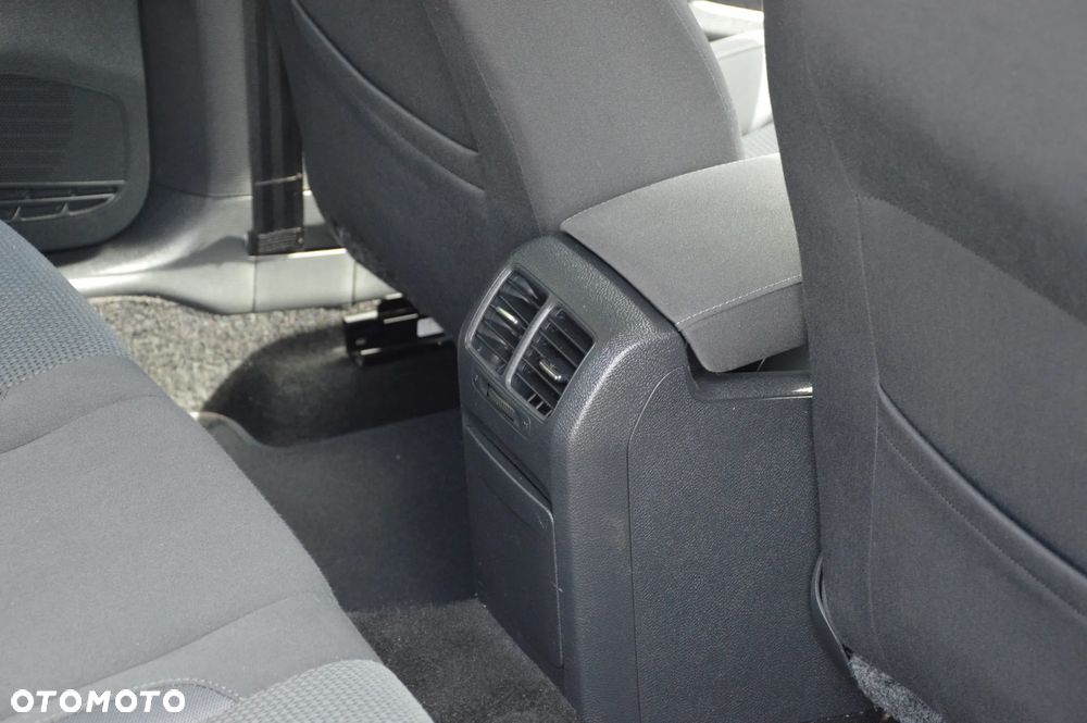 Volkswagen Golf - 26