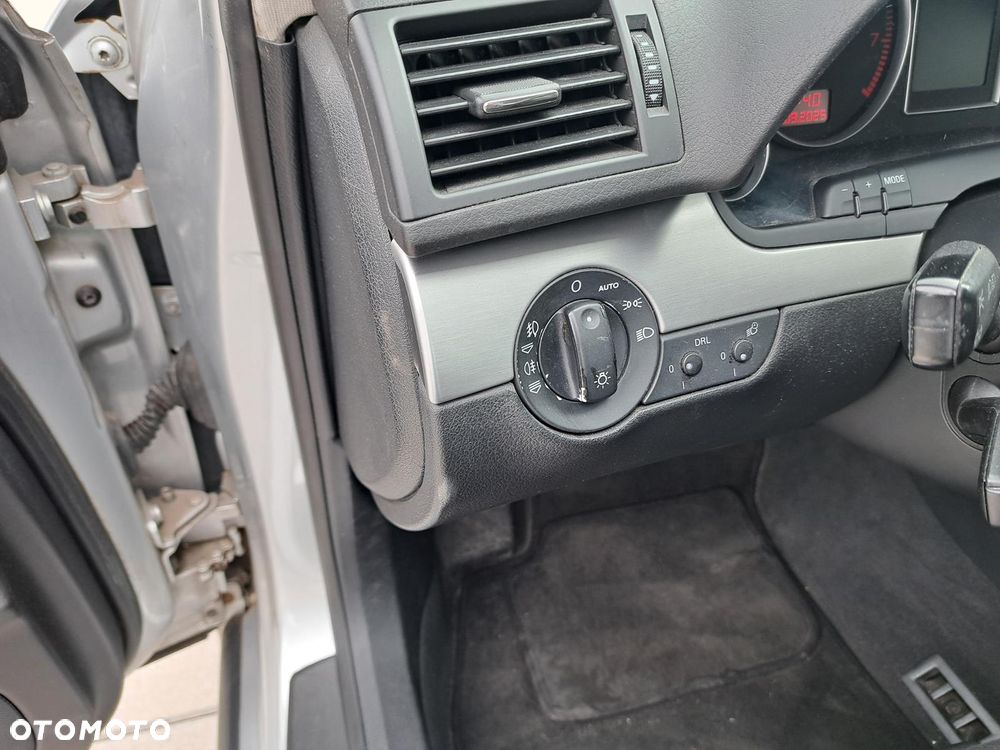 Audi A4 Limousine - 12